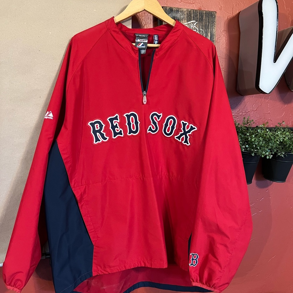 Boston Red Sox Men’s baseball pullover. Excellent condition!